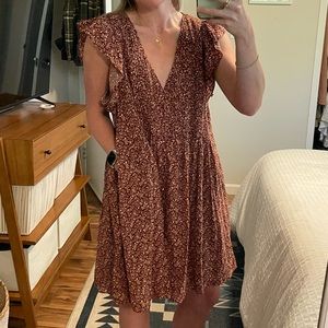 Madewell Loose, V-Neck Dress in burgundy tiny floral print